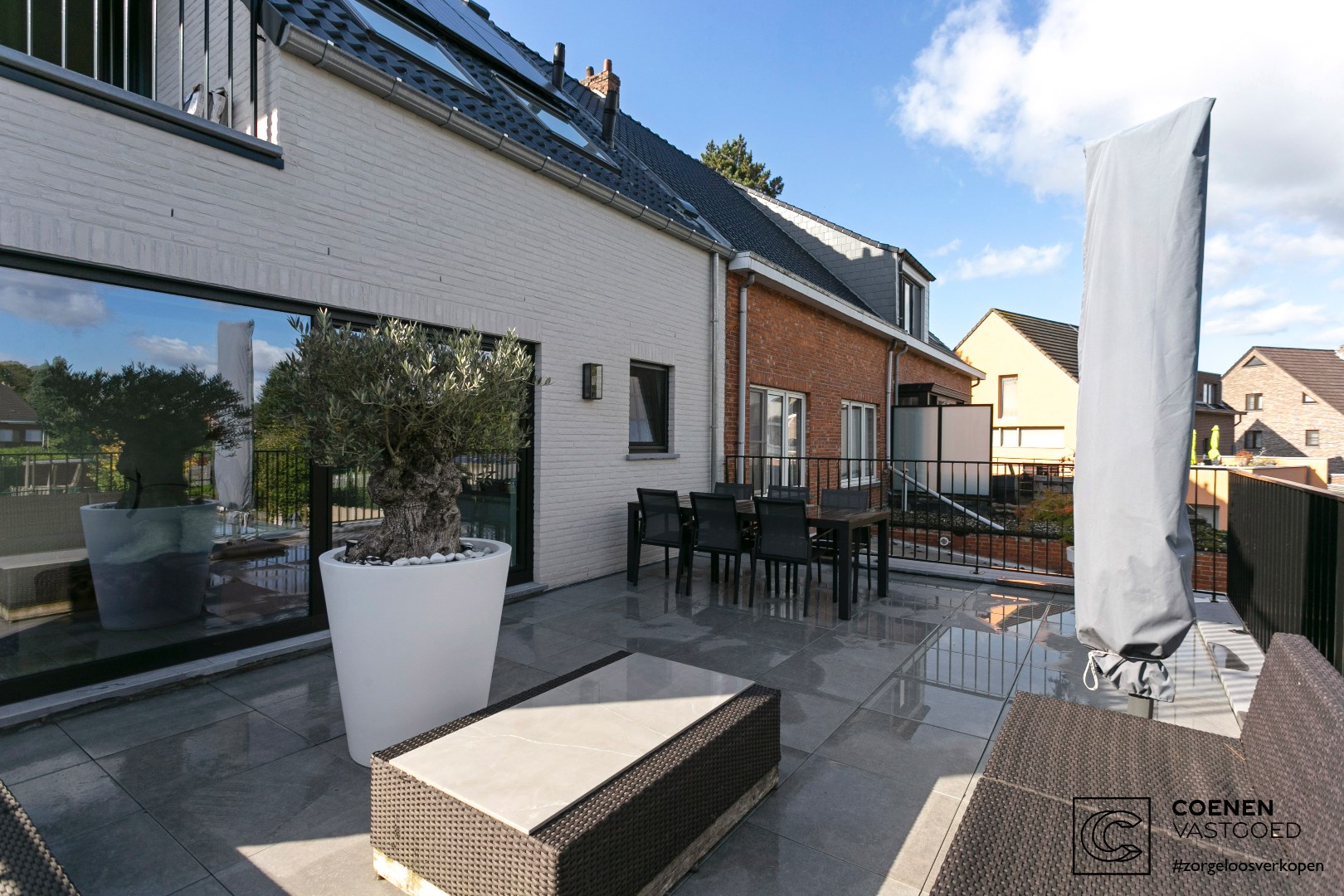 Nieuwbouwappartement te huur met een bew. opp. van 60m&#178;, 2 slaapkamers en een ruim terras van 21m&#178; op een toplocatie te &#39;s Gravenwezel! 