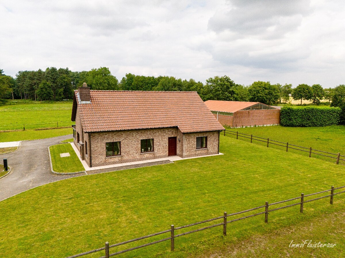 Spacious house with stable building and pastures on approximately 3.8 hectares in Berlaar. 