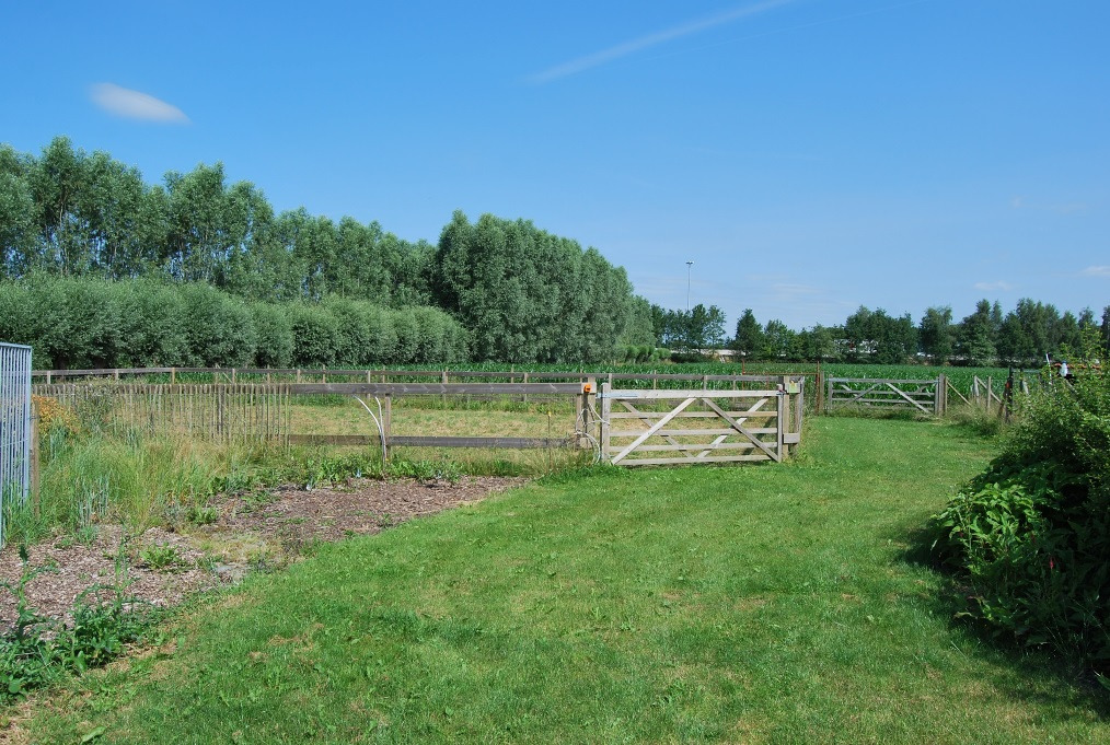 Authentieke, grondig gerenoveerde hoeve op 6470m&#178; te Nazareth 