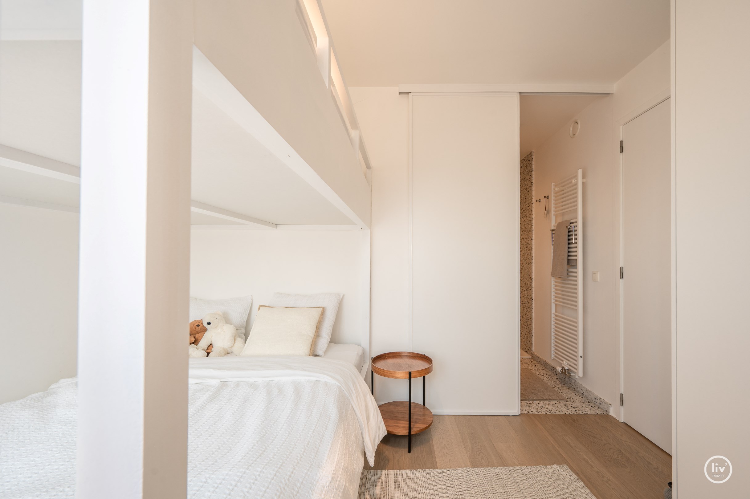 Appartement pr&#234;t &#224; emm&#233;nager (2021) avec vue d&#233;gag&#233;e sur la rue de Knokke, &#224; distance de marche de la digue de l&#39;Albertstrand. 