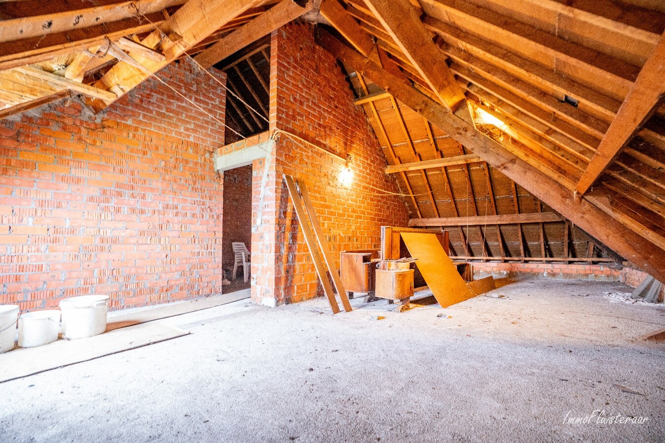 Maison situ&#233;e &#224; la campagne avec d&#233;pendances sur environ 4 hectares &#224; Bekkevoort (Brabant flamand) 