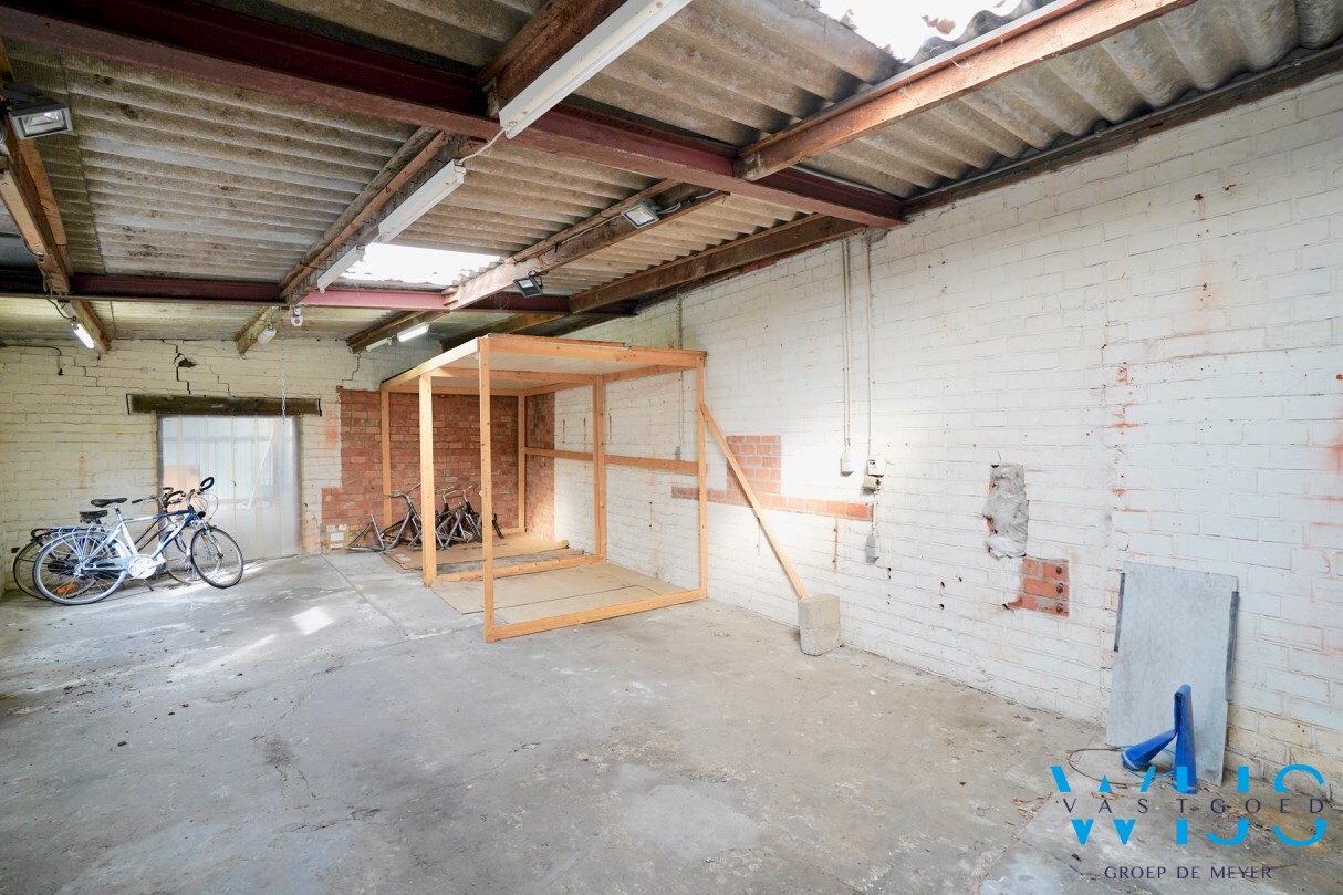 Woning met 2 loodsen  te ERTVELDE ! 