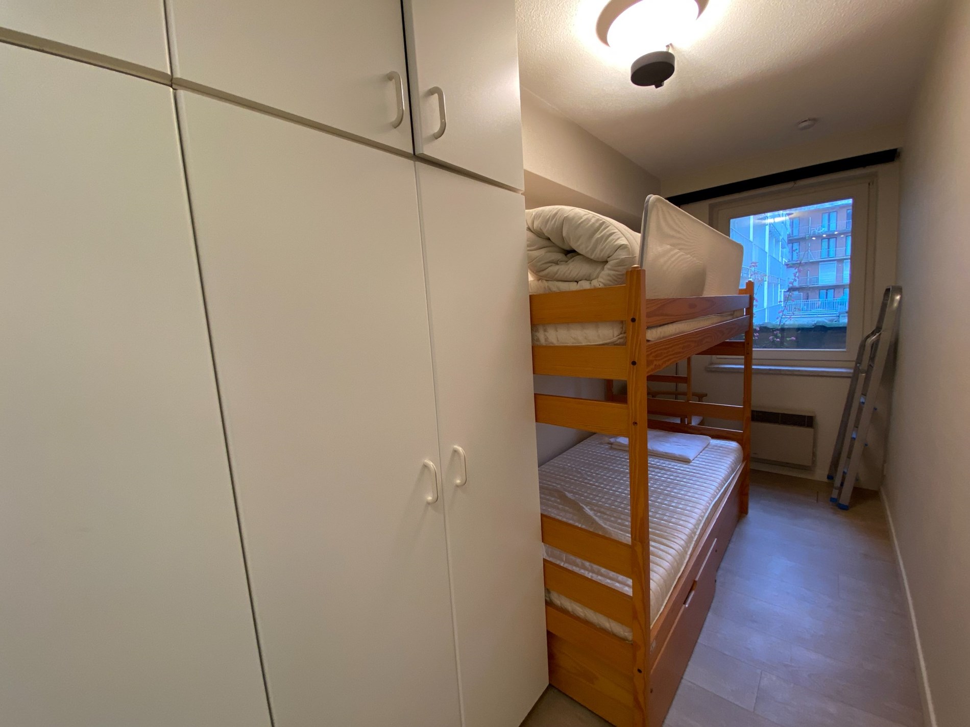 GEMEUBELD - 2 slaapkamer appartement met frontaal ZEEZICHT. Ideaal als tweedeverblijf. 