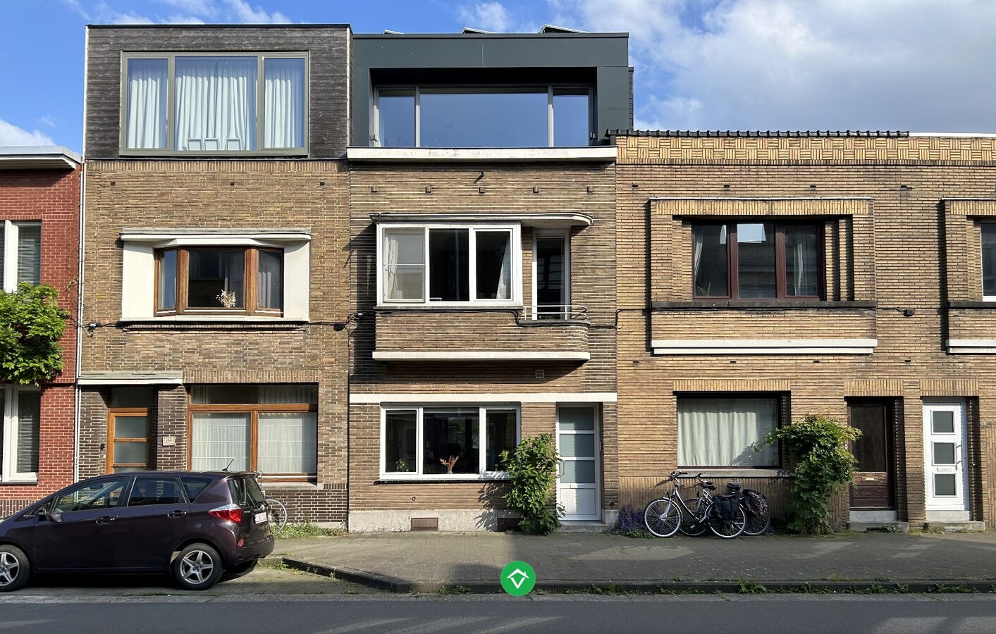 Prachtige rijwoning met 4 slaapkamers, stadstuintje en dakterras in Sportstraat, Gent 