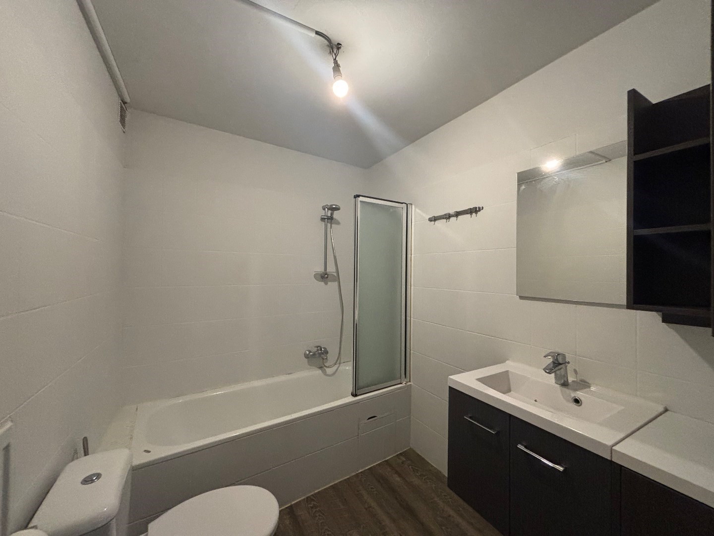 Instapklaar en energiezuinig appartement met 2 slpk. en garage nabij centrum Mol 
