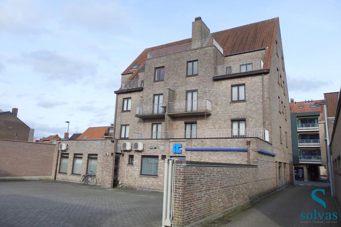 VERKOCHT - Ruim 3 slaapkamer appartement in centrum Aalter! 