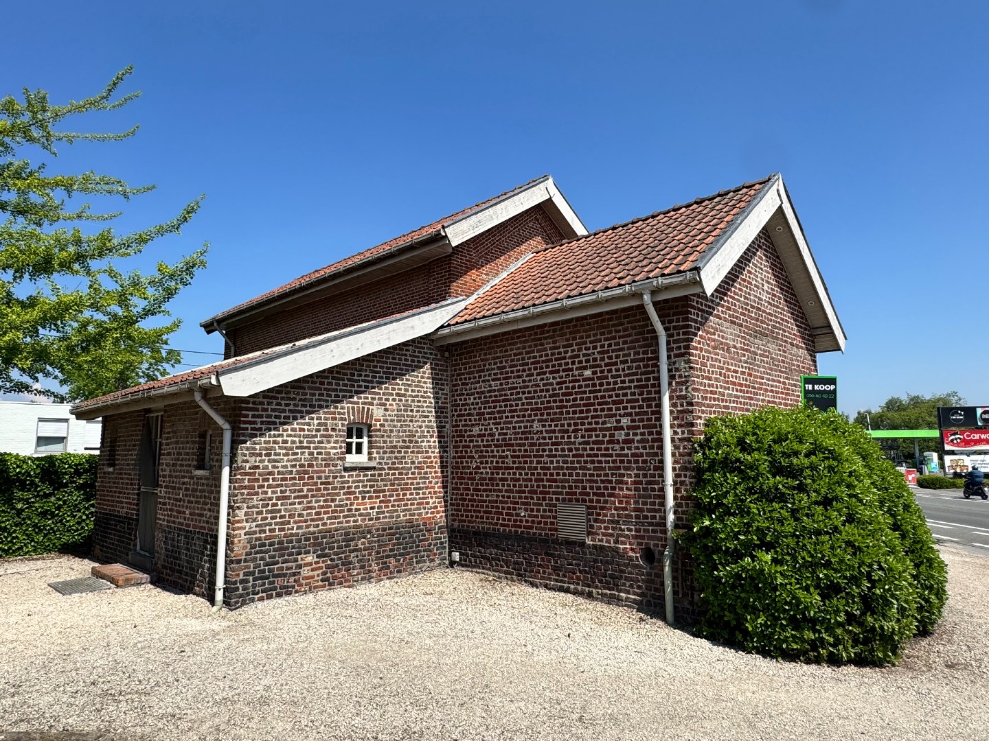 Woning op centrale ligging te Sint-Eloois-Vijve 