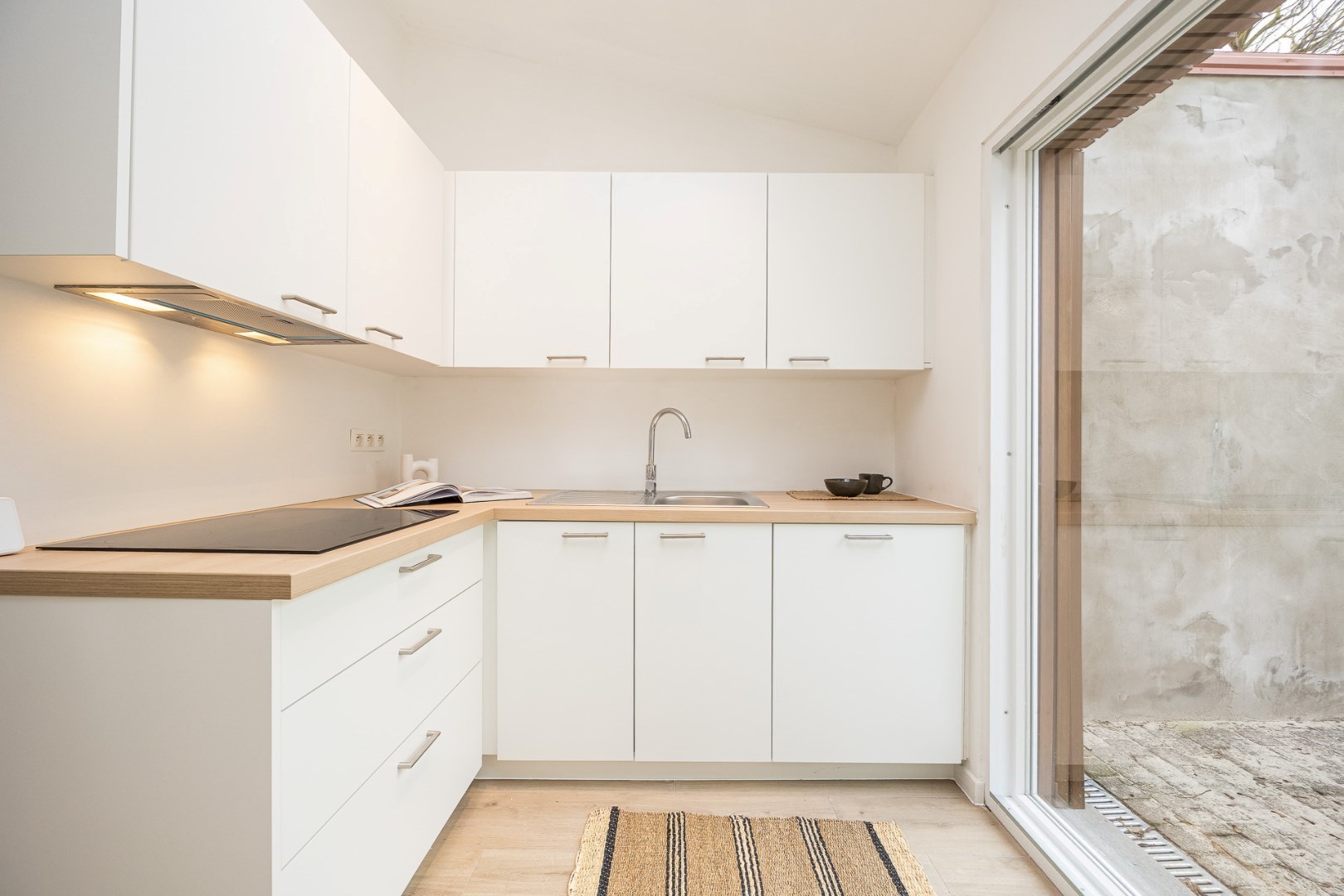 Gerenoveerde rijwoning met 3 slaapkamers 