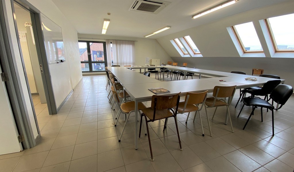 Commercieel gelegen kantoren te huur bij E40 in Erpe-Mere