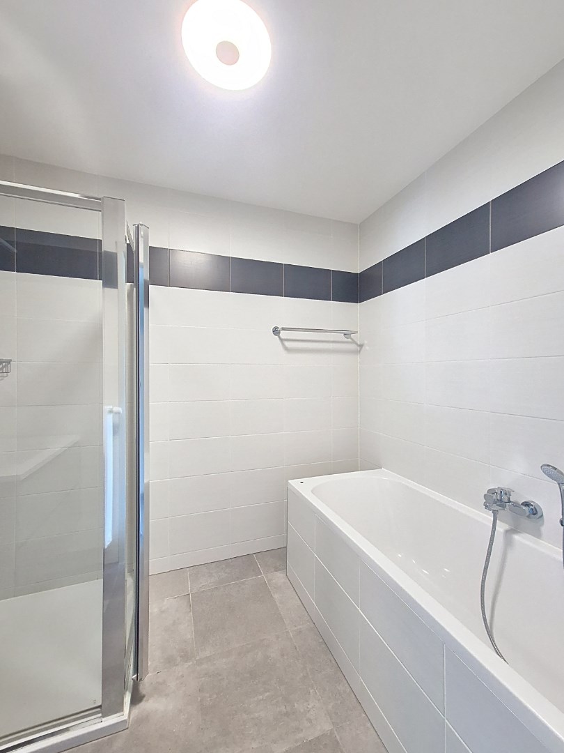 Appartement met 2 slpks en garage 