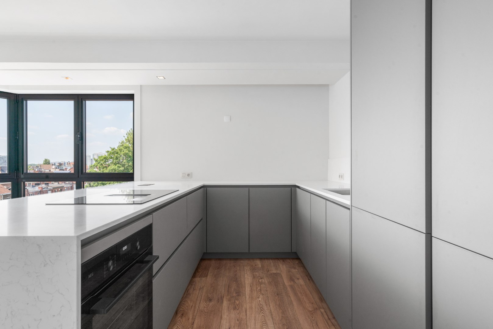Instapklaar ruim hoek appartement met prachtig open zicht 