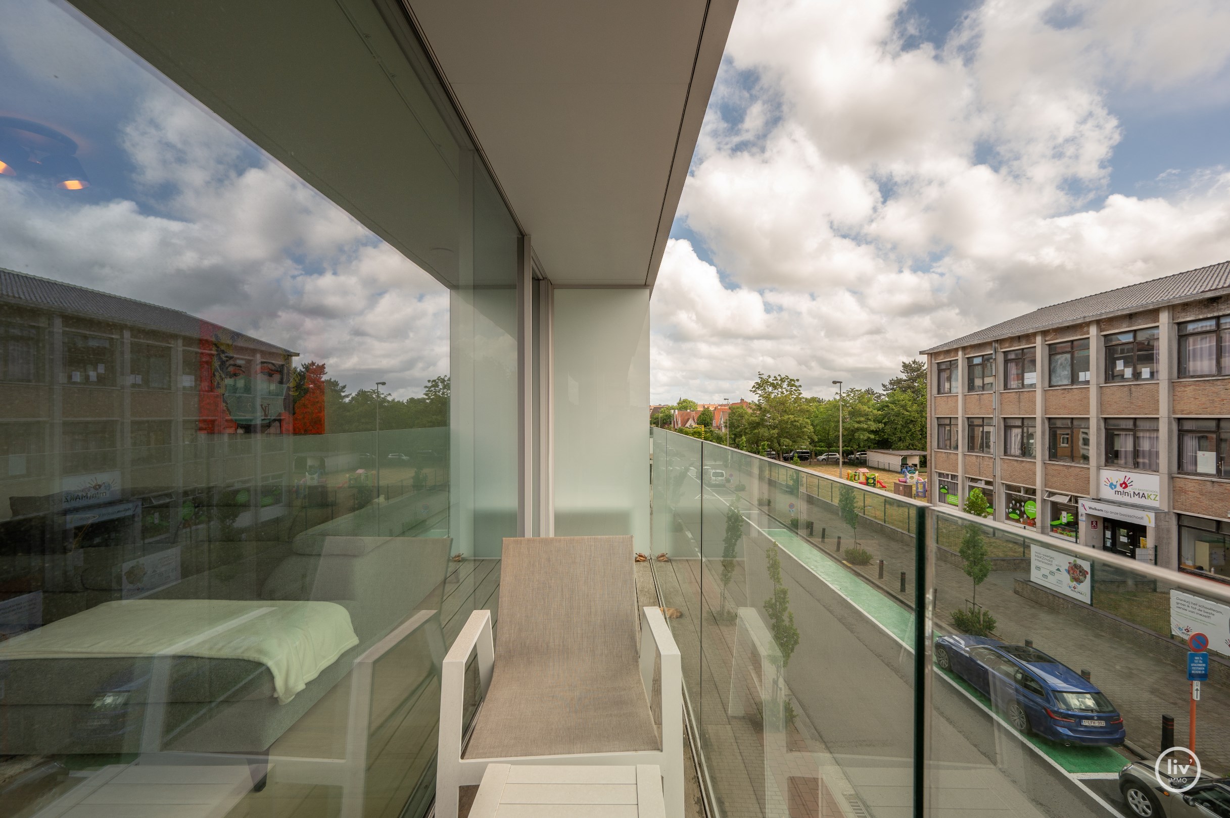 Luxueus afgewerkt appartement met 2 slaapkamers genietend van een open zicht gelegen in de Piers de Raveschootlaan. 