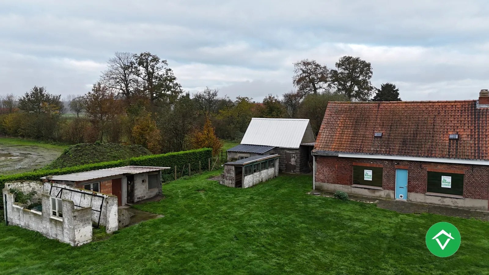 Rustig gelegen te renoveren woning in Torhout 