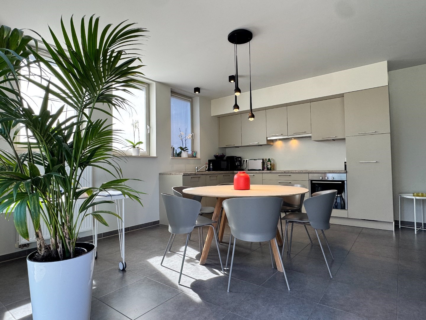 Gelijkvloers appartement met 2 slaapkamers en tuin 