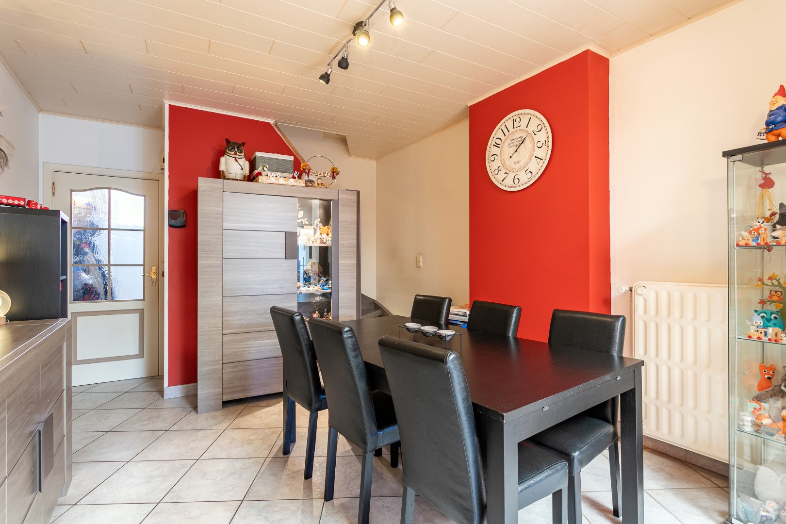 Instapklare woning met 3 slaapkamers, bureau en tuin in Halle 