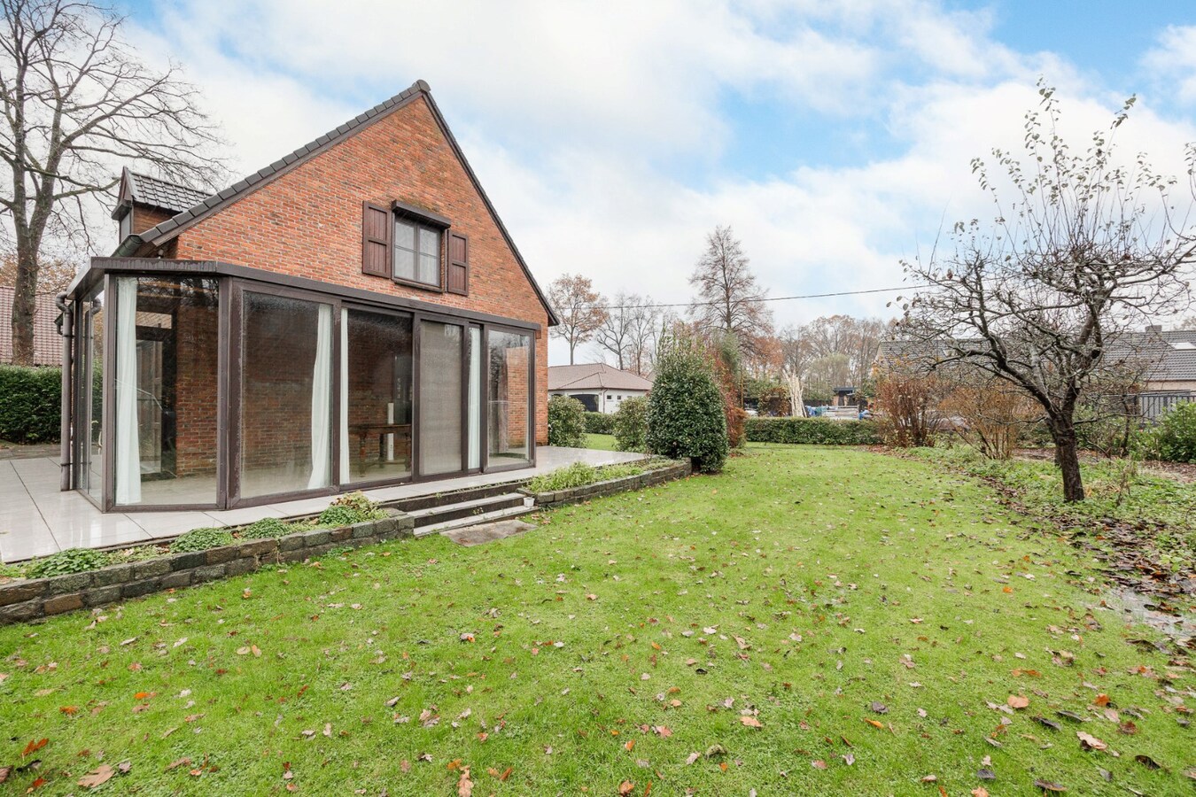 Mooi landhuis met perceel 1133 m&#178; op toplocatie 