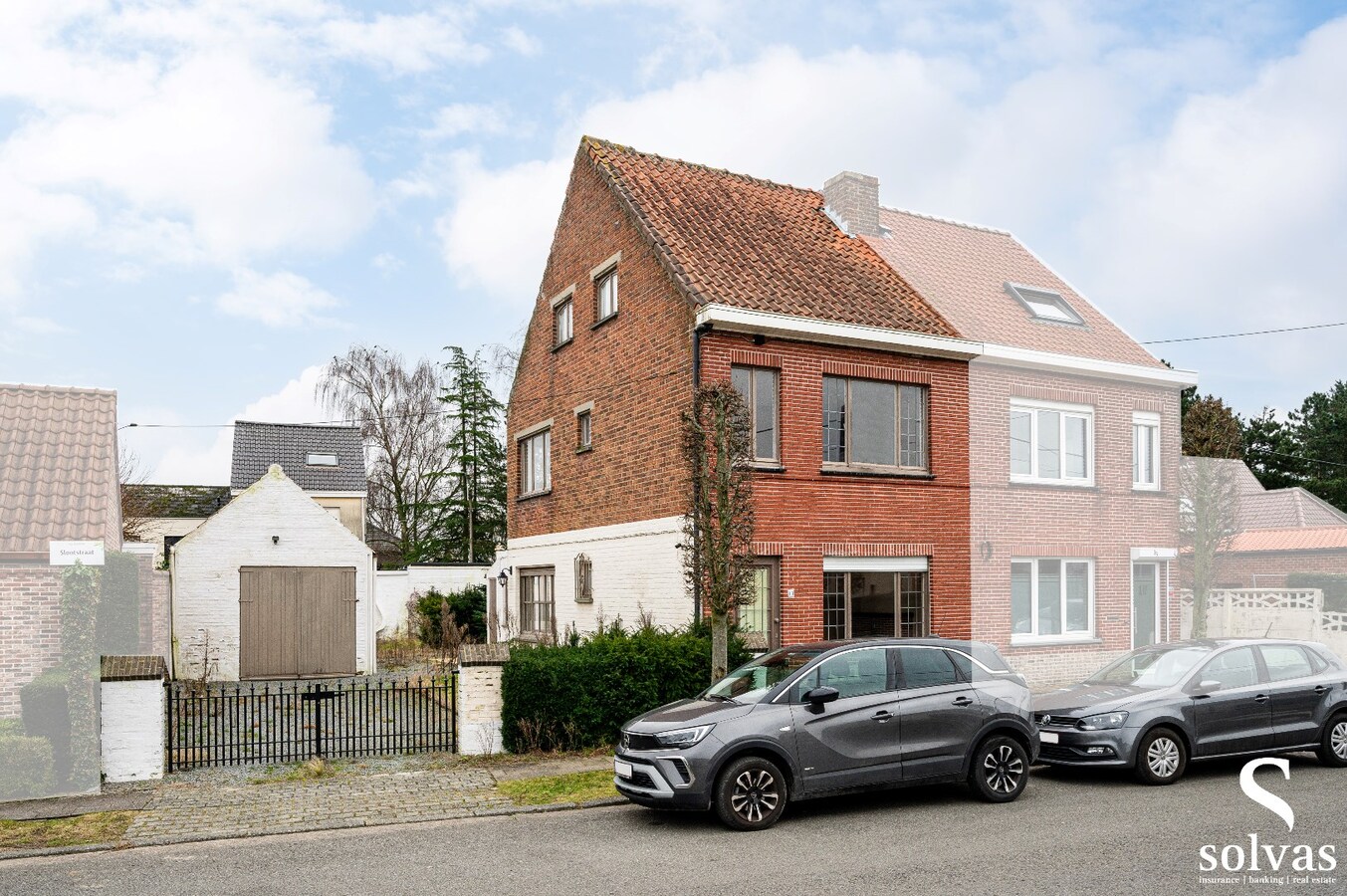 Ruime woning met loods op rustige ligging 