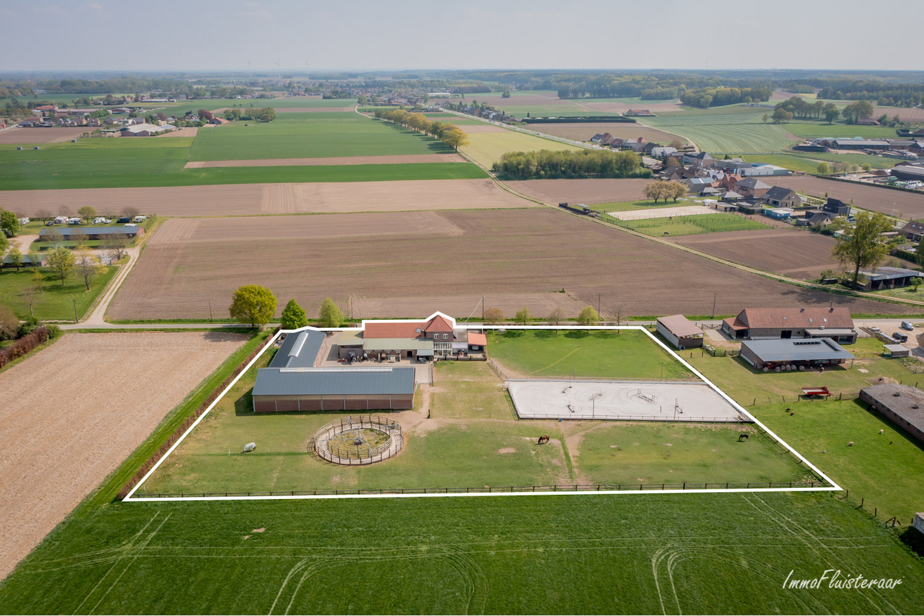 Hippische accommodatie te Bree op ca. 3,6ha 