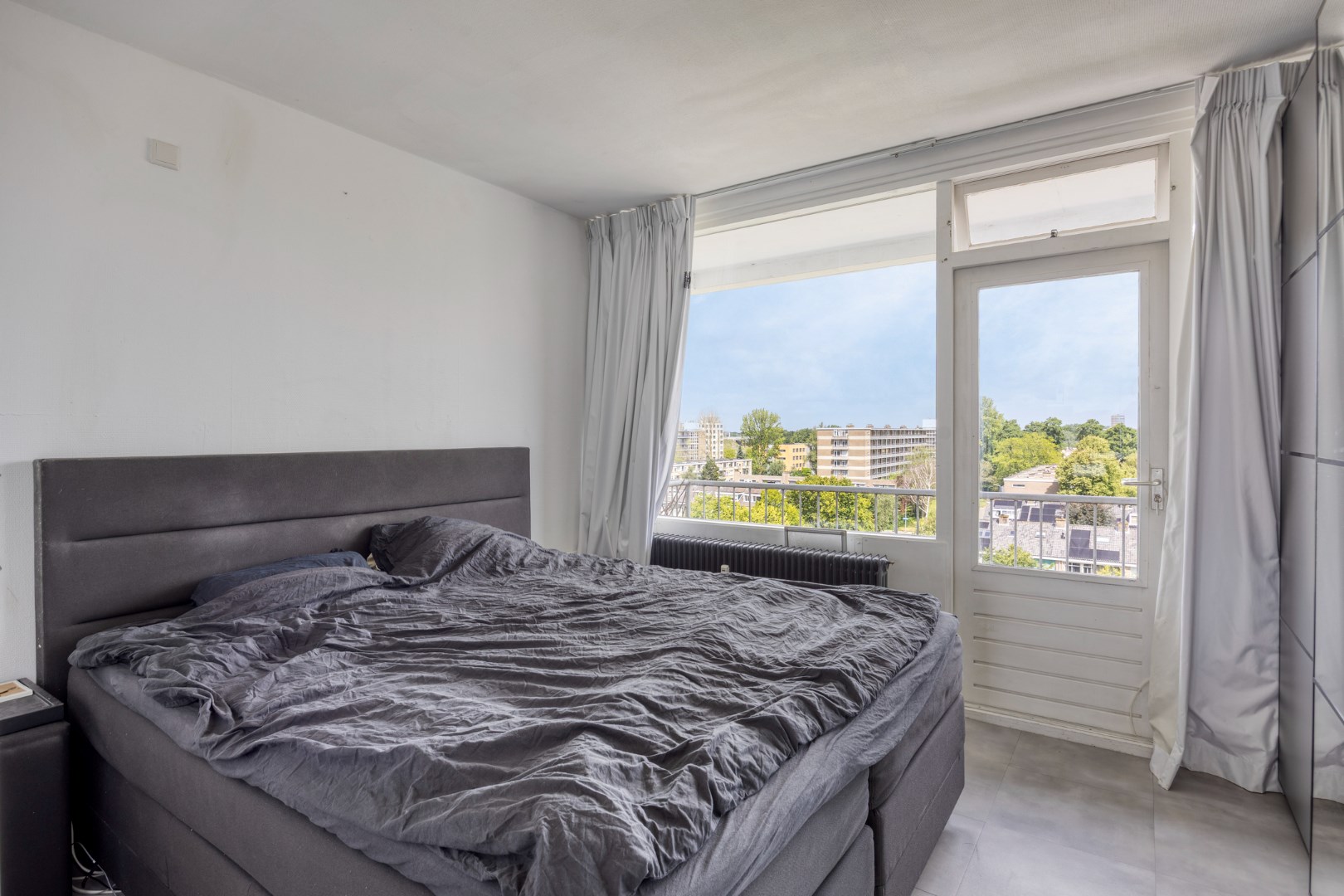 Leuk 3-kamer appartement op de bovenste verdieping, met prachtig uitzicht vanaf maar liefst 2 balkons! 