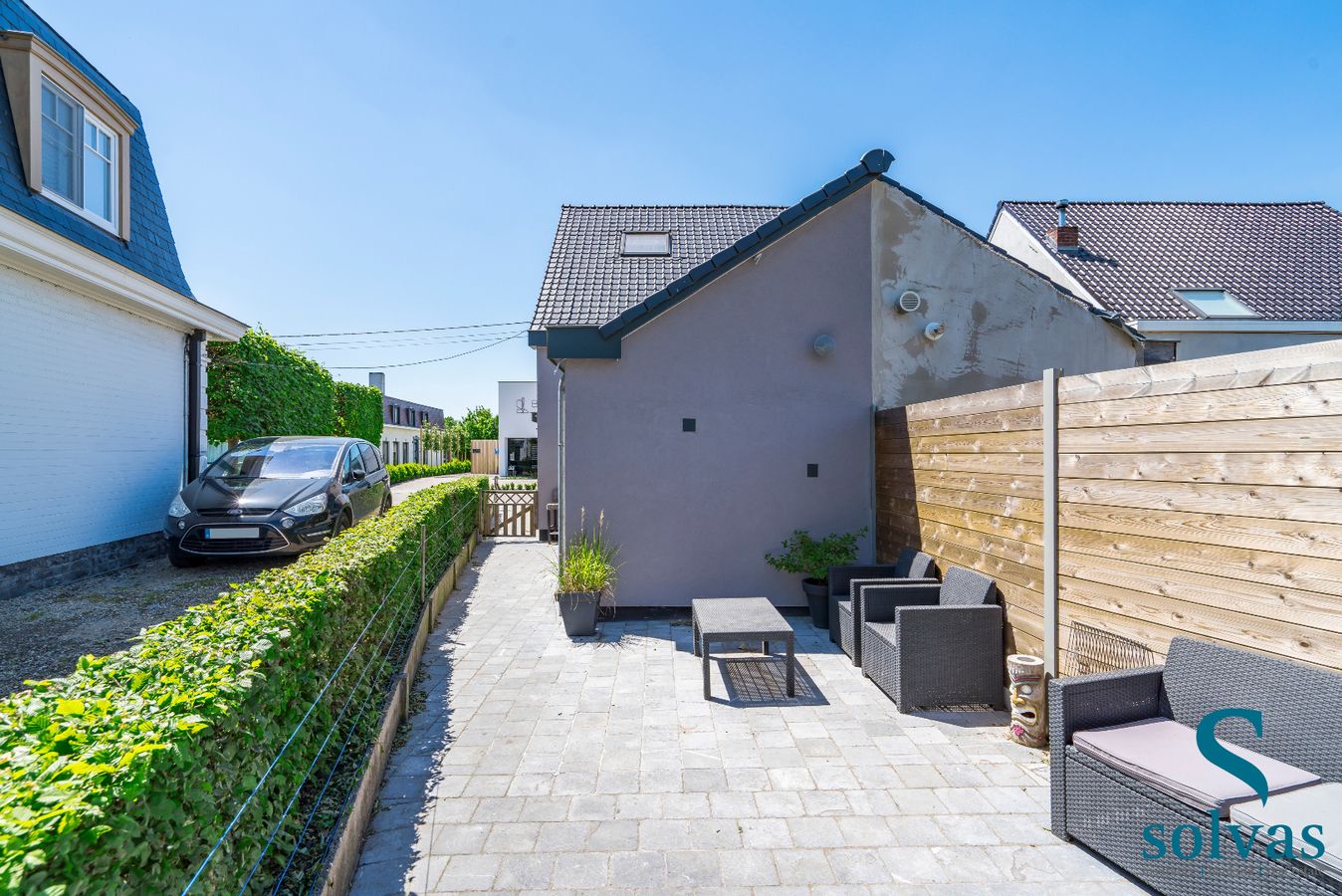 Totaal gerenoveerde woning met 2 slaapkamers! 