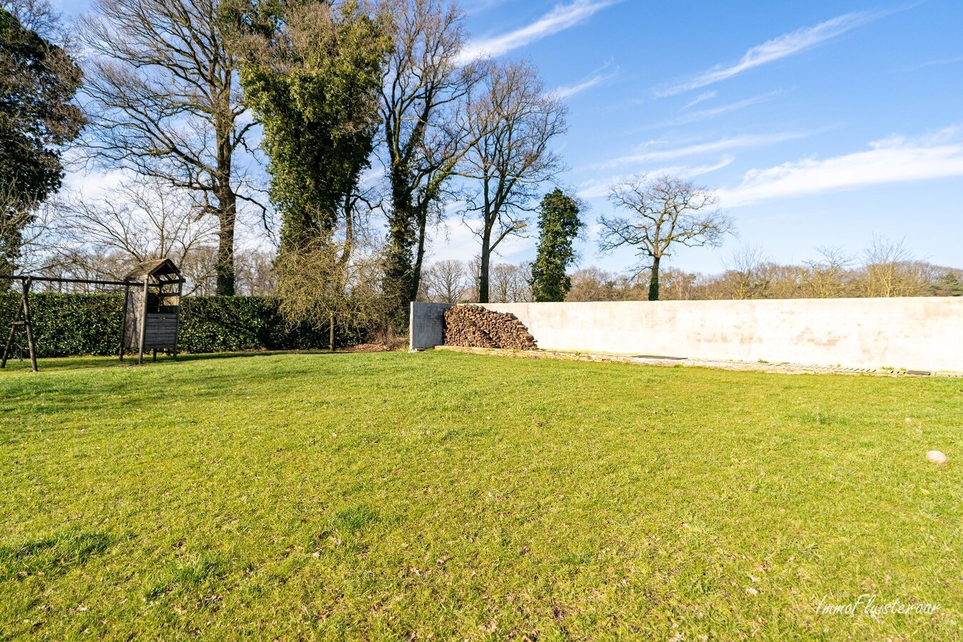 Prachtige langgevelhoeve met aanpalende weide op ca. 1,6 ha te Wortel (Hoogstraten) 
