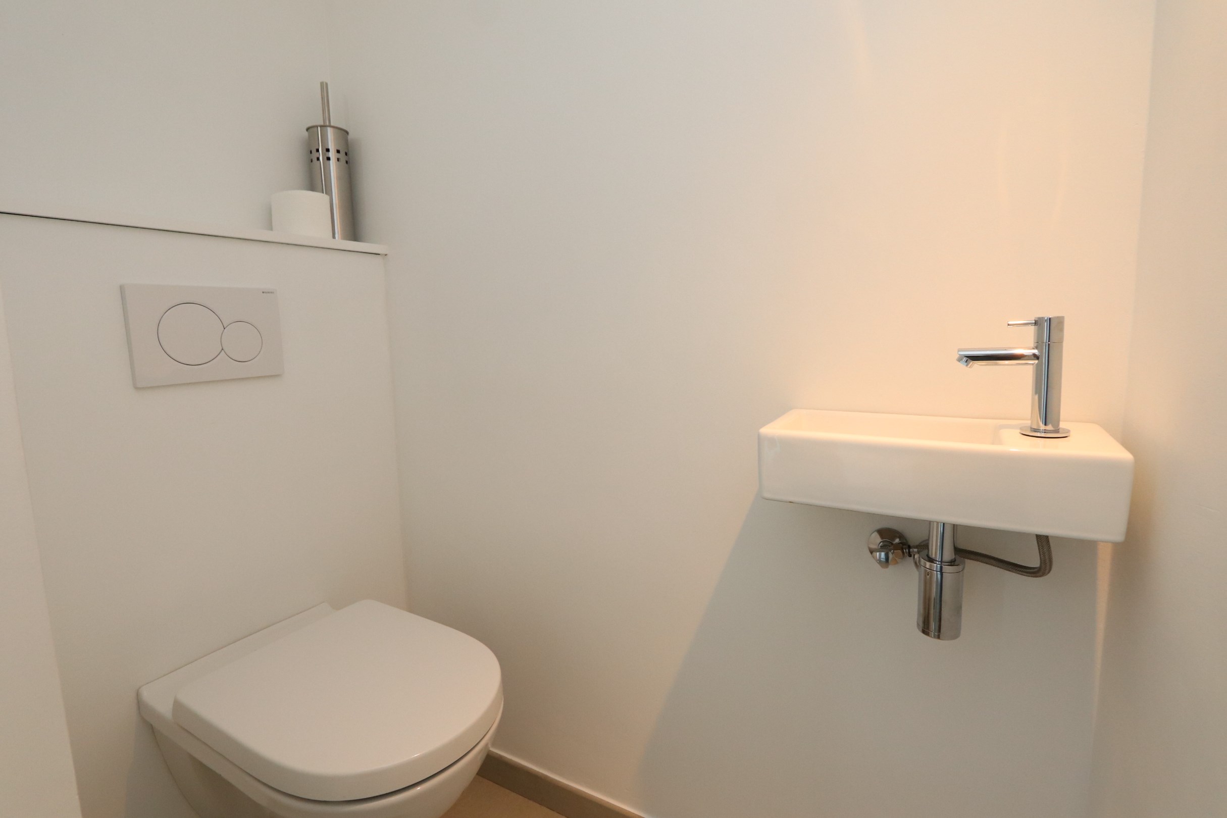 GERENOVEERDE WONING MET 3 SLAAPKAMERS EN TUIN 