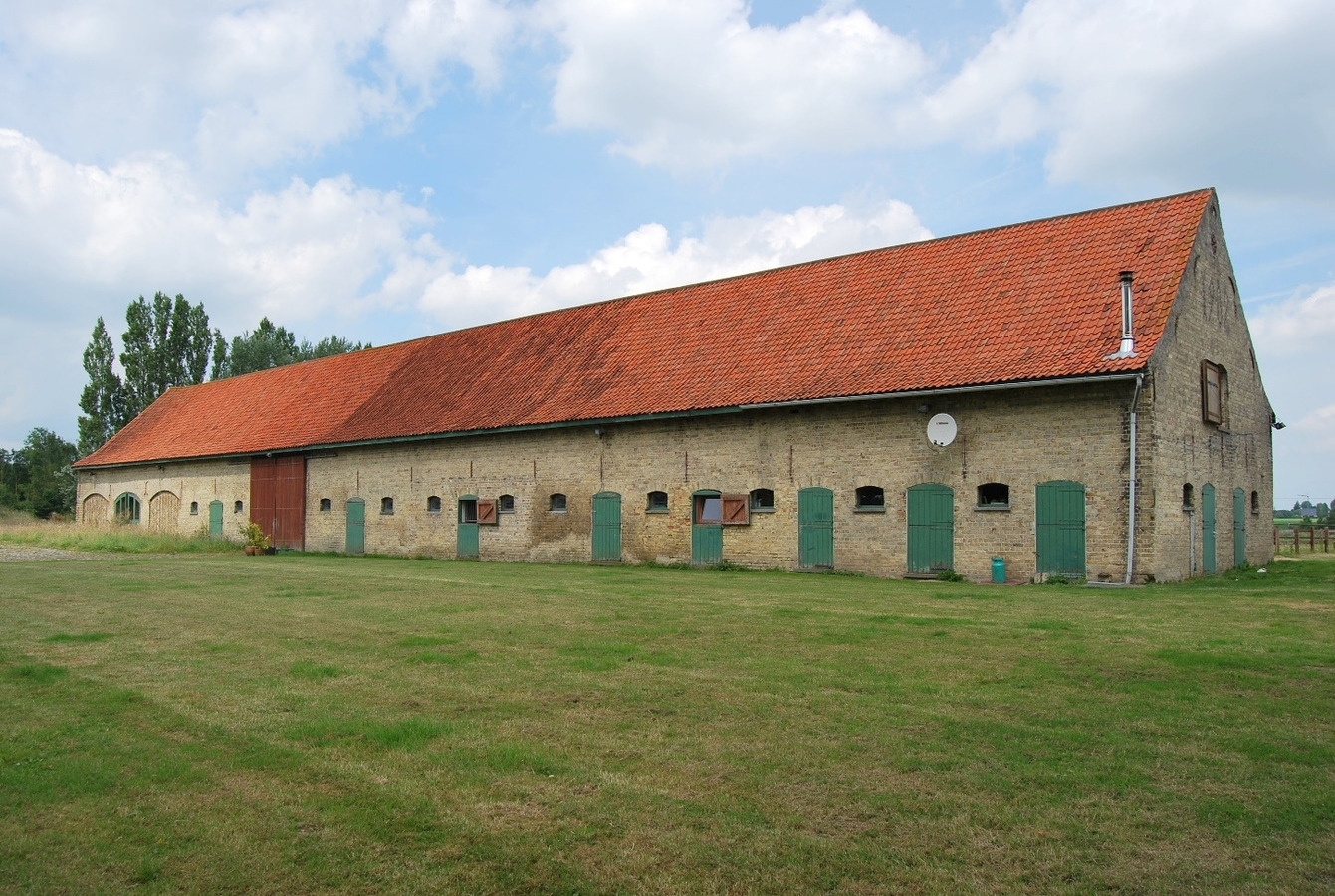 Abdijhoeve op ca. 7ha te Alveringem, Stavele 