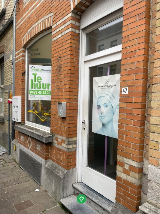 Inpandig handelspand/praktijk in centrum Ieper 