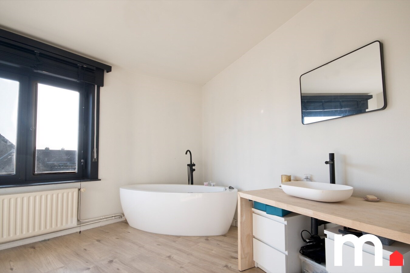 Tof &amp; Trendy bemeubeld appartement met 3 slaapkamers, 2 badkamers en garage te Heule ! 