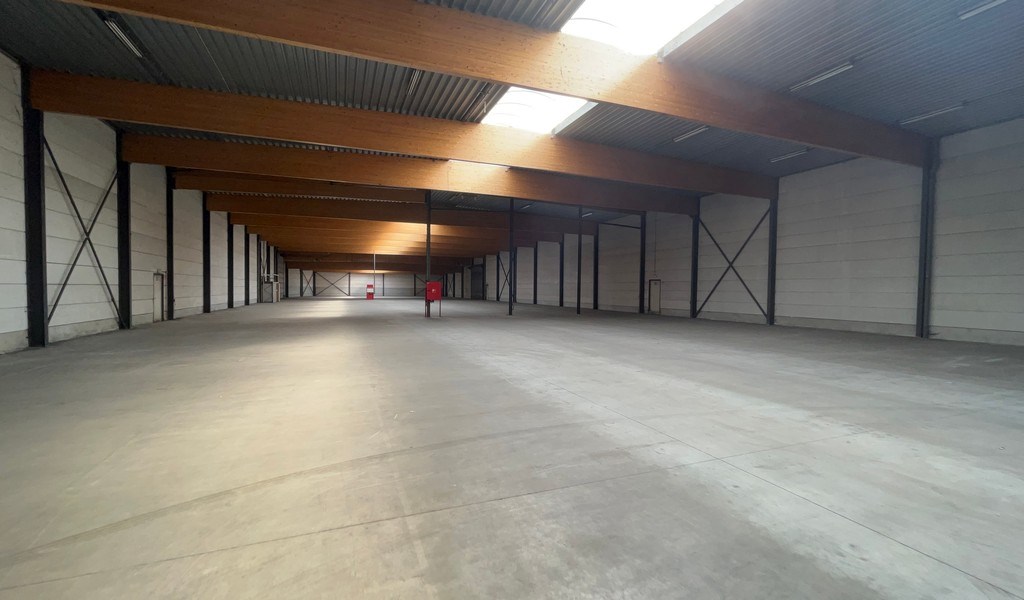 Gerenoveerde magazijnen aan A12 in Wilrijk