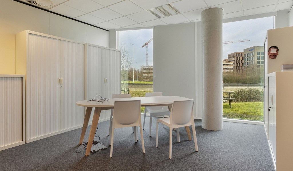 Kantoren met dienstverlening in Planet Business Center aan The Loop in Gent