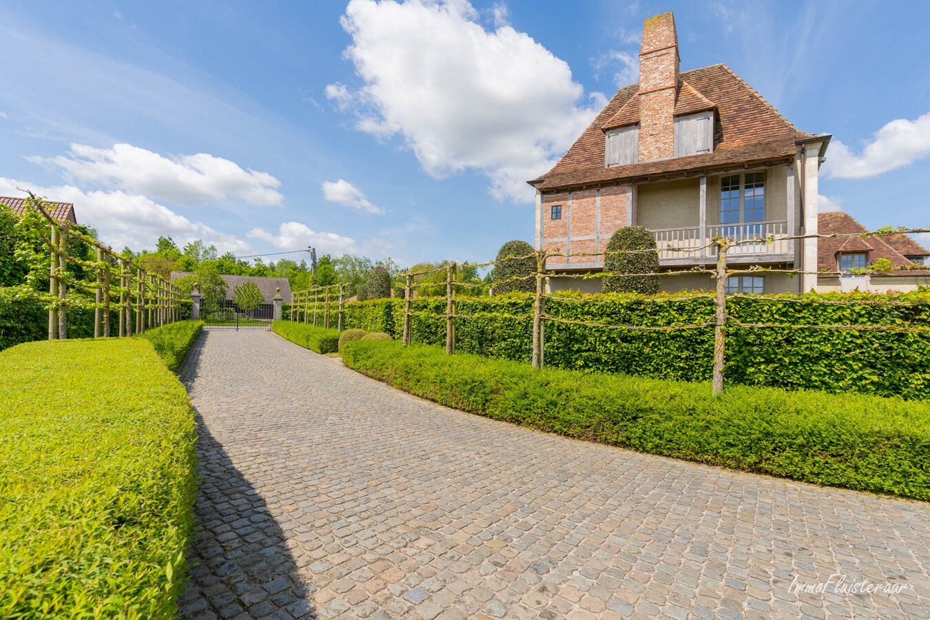 One of a kind equestrian estate on approximately 6.2 hectares. 