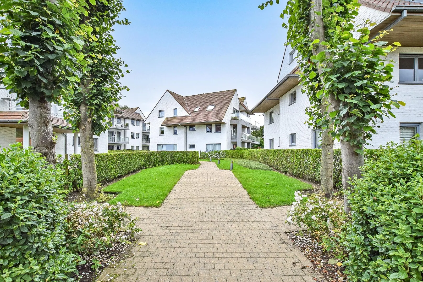 Omgeven door groen appartement te Nieuwpoort-Stad (88 m²) +  2 terrassen. 