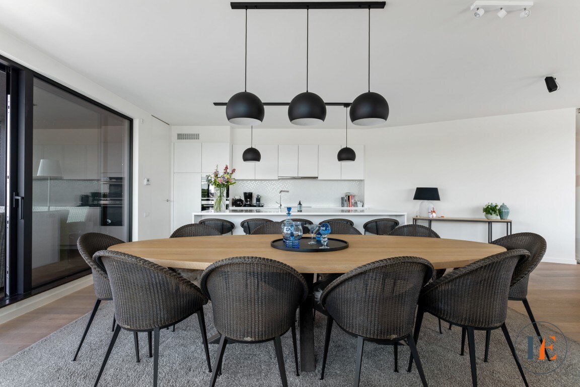 Mooi gelegen appartement langsheen het water met terrassen en parkeerplaats te Gent 