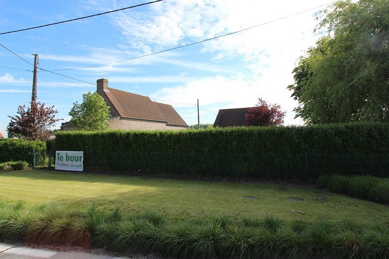 Alleenstaande woning met grote garage te Vladslo 