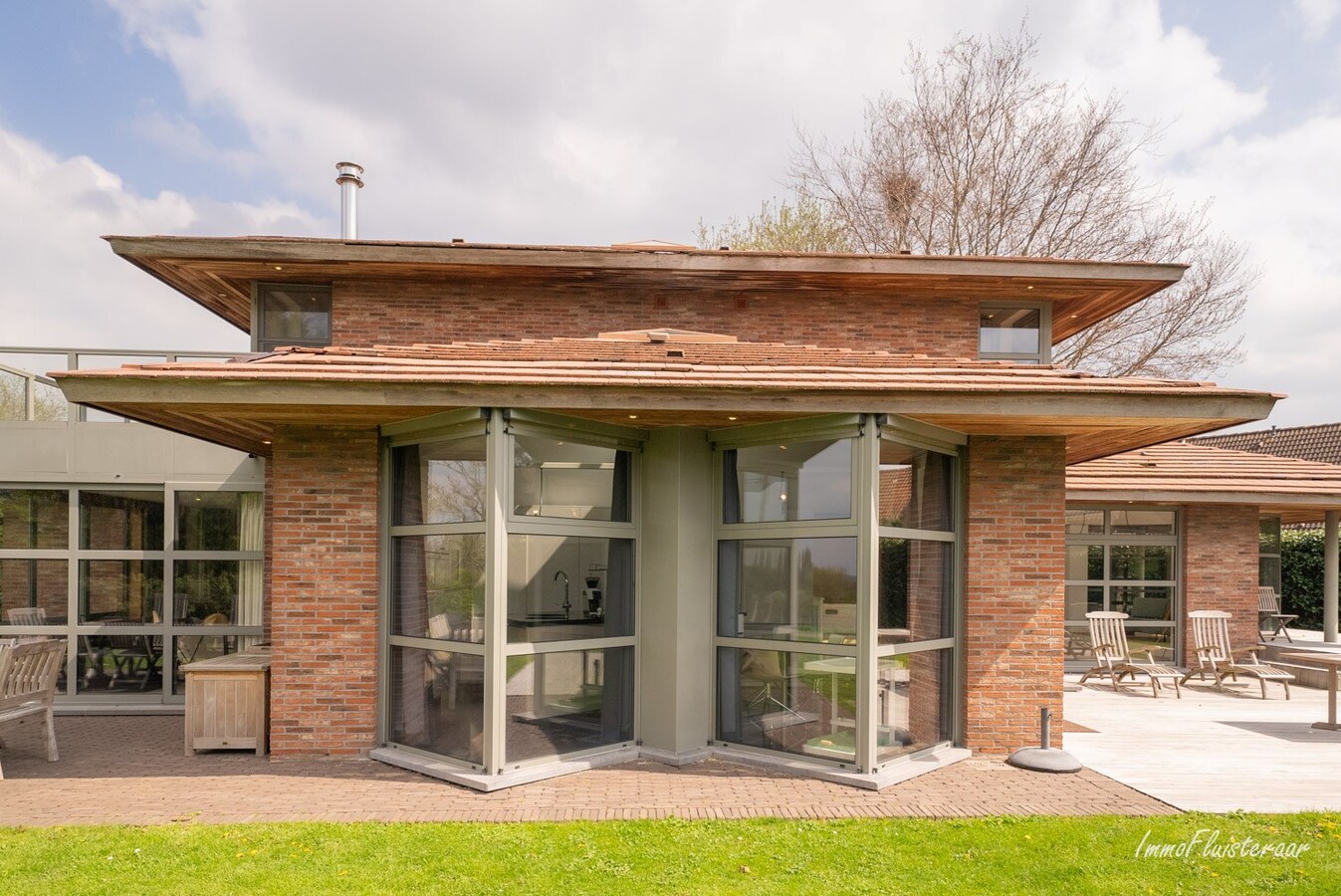 Villa sold in Merchtem