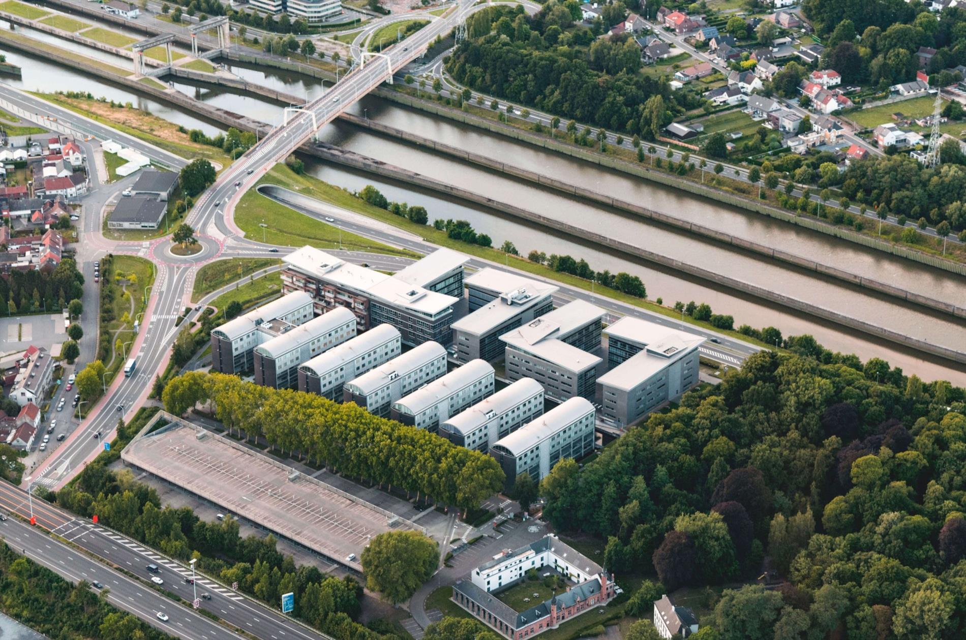 Landscape kantoren in Axxes Business Park in Merelbeke