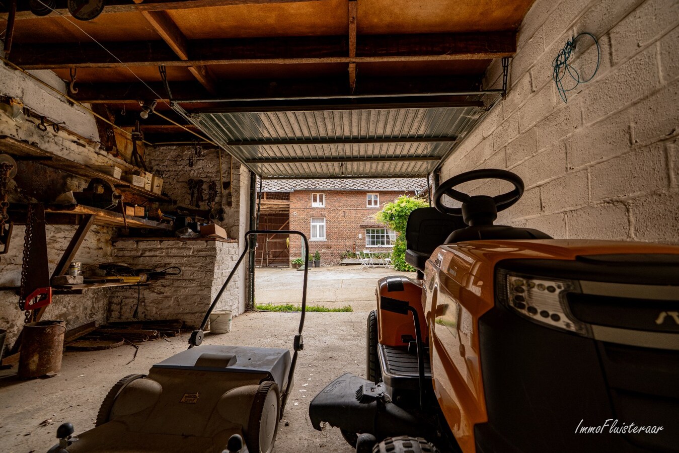 Charmante vierkantshoeve met veel potentieel op ca. 3,14 ha te Tongeren 