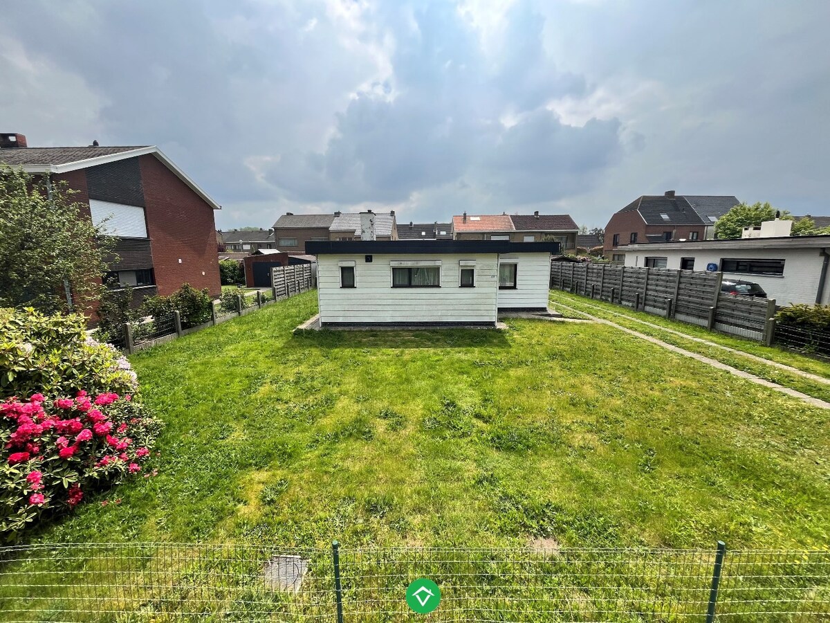 Open bebouwing, type bungalow op ruim 6 are, met open landelijk zicht vooraan 