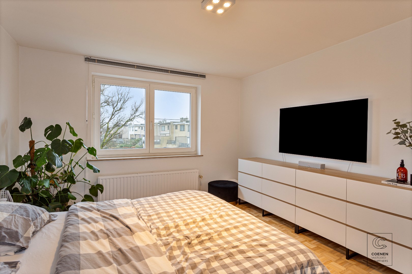 Tijdloze 3-slp woning (A-label) met knap gerenoveerd interieur, zonnepanelen, ruime garage en tuin in Aartselaar 