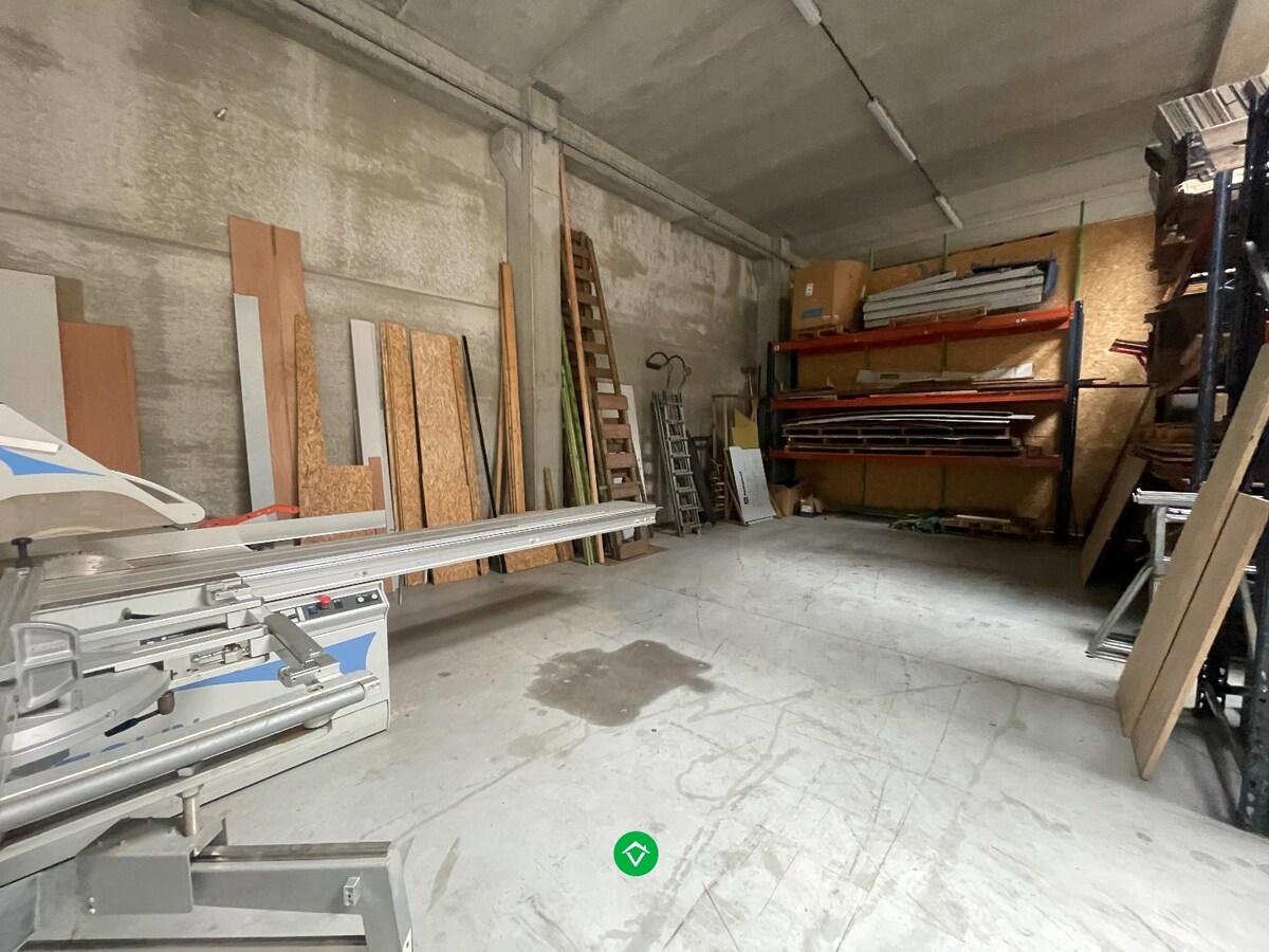 Loods/opslagplaats van 250 m&#178; te Moorslede 