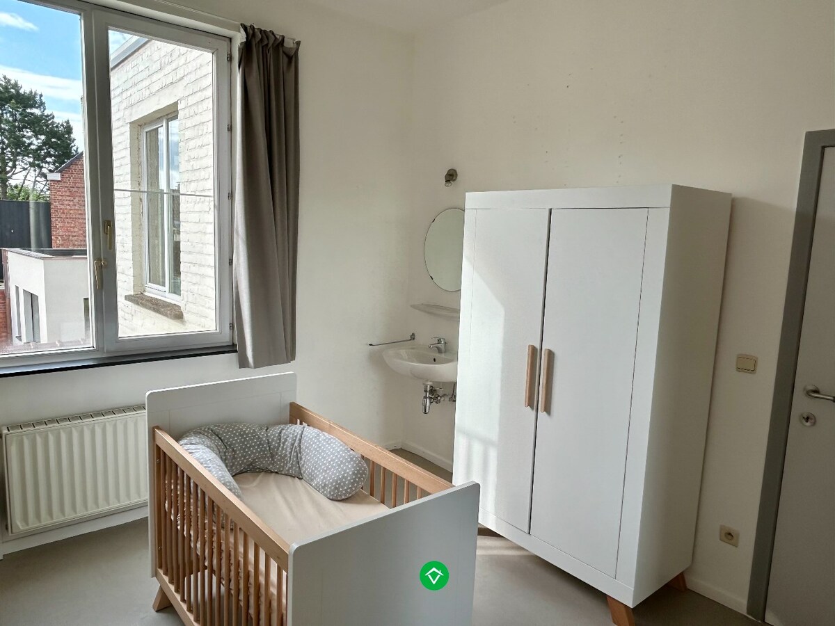 Prachtige rijwoning met 4 slaapkamers, stadstuintje en dakterras in Sportstraat, Gent 