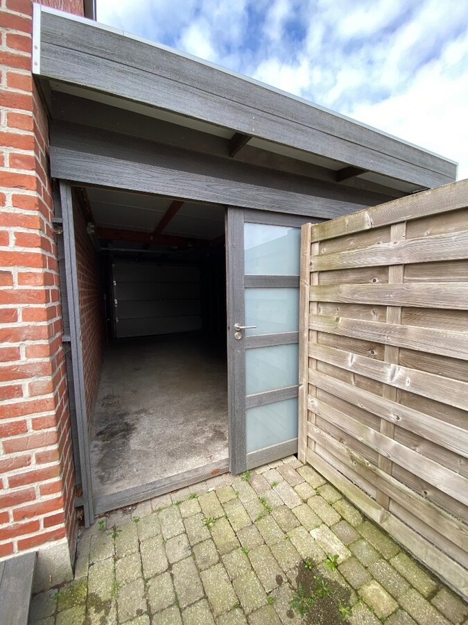 Woning met 2 slaapkamers en garage te Moorslede 