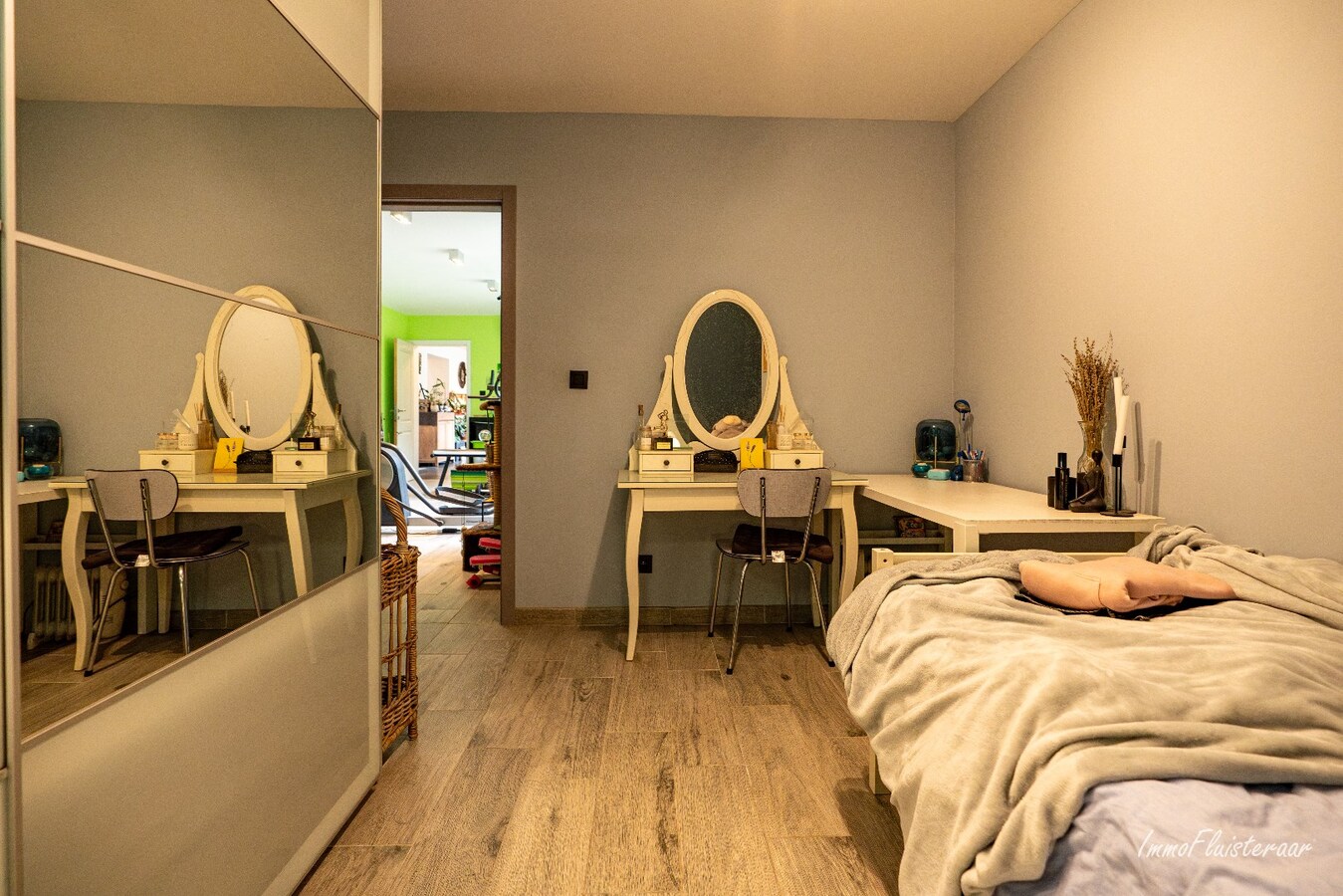 Ready-to-move-in house in a wooded area on approximately 24a in Keerbergen. 