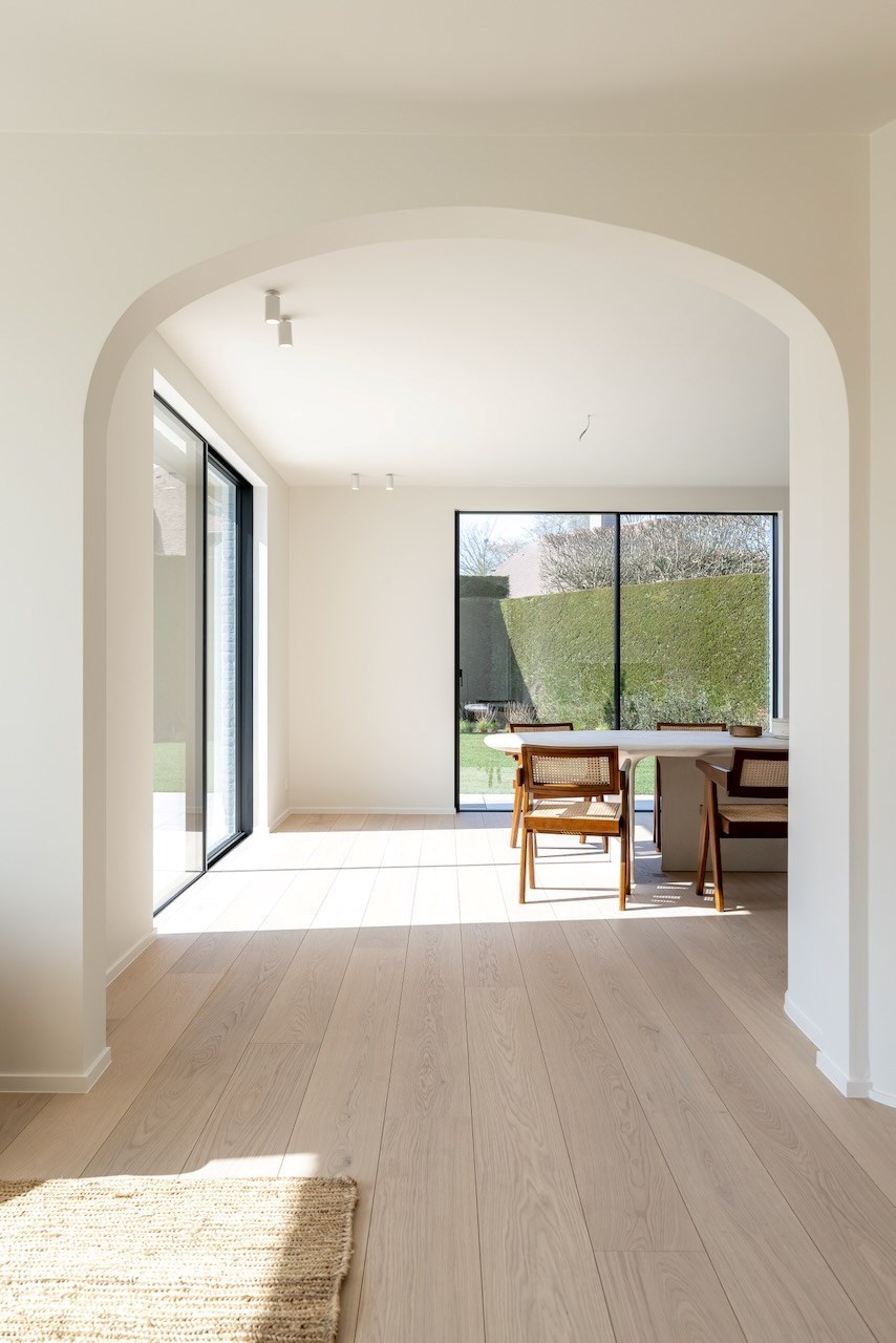 Prachtig gerenoveerde alleenstaande woning met oprit gelegen in een rustige wijk in Knokke nabij de Magere Schorre. 