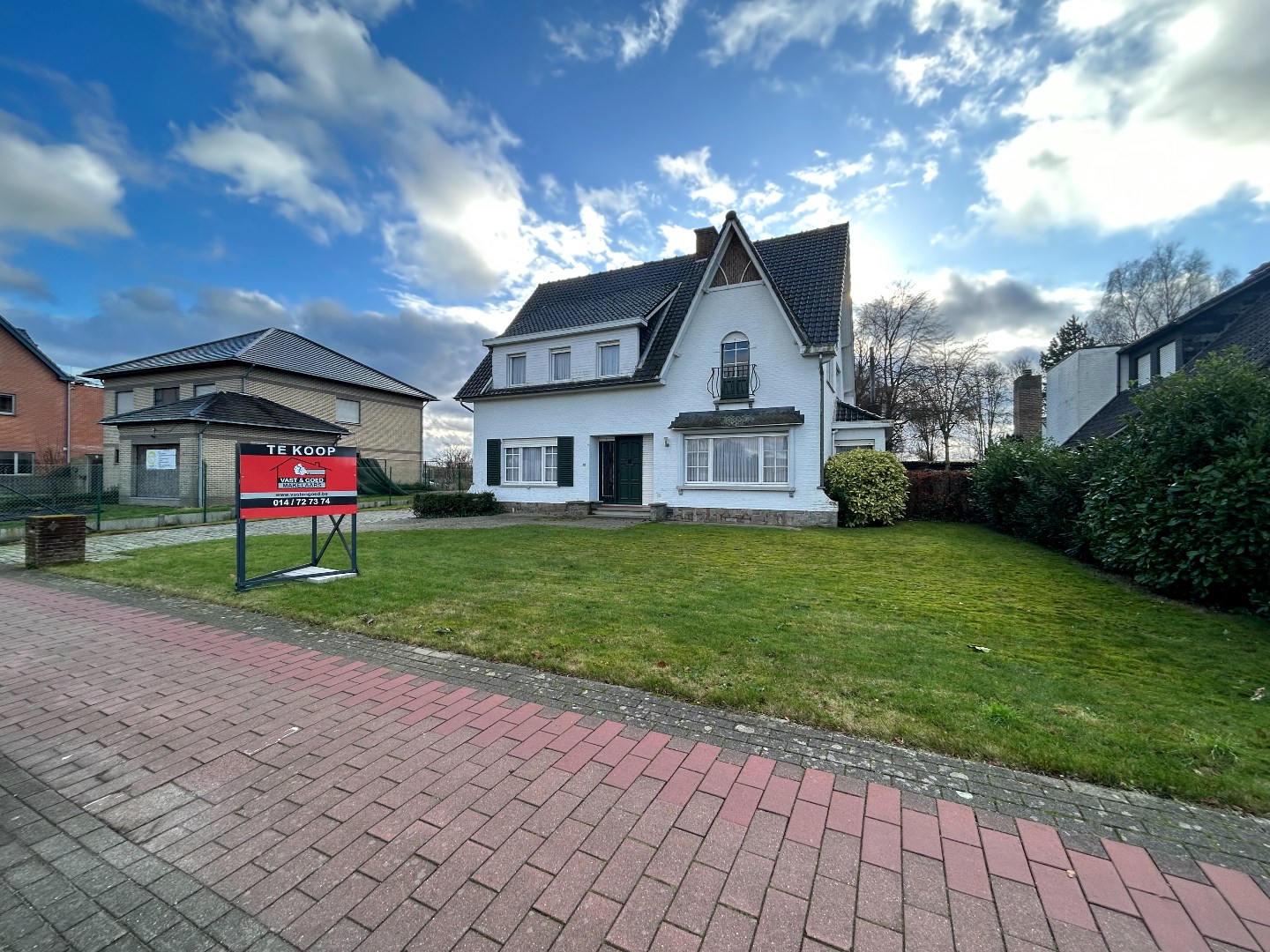 Ruime vrijstaande woning in het centrum van Geel 