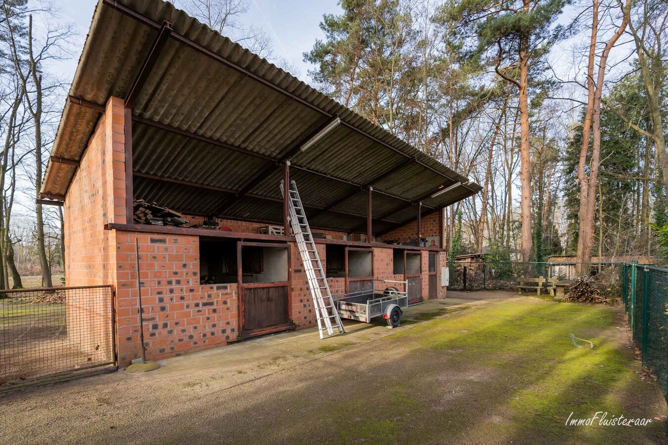 Woning met stalgebouw en grond op meer dan 1ha te Aarschot (Vlaams-Brabant) 