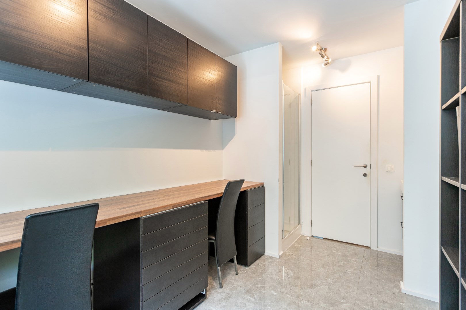 Recent gelijkvloersappartement met TUIN, 2 slaapkamers, terras en kelderberging 