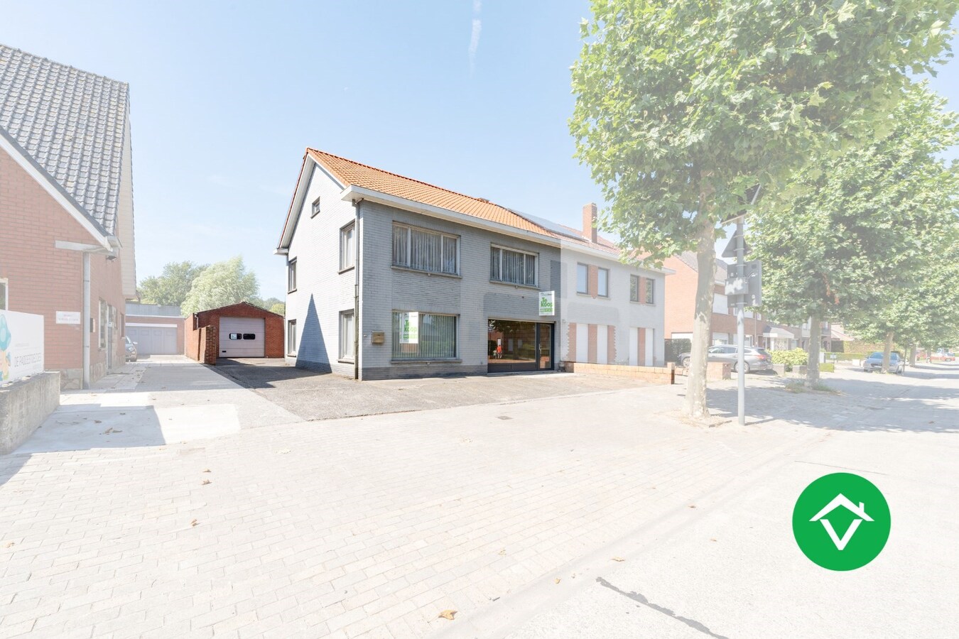 Instapklare woning met 4 slaapkamers en loods te Koekelare 