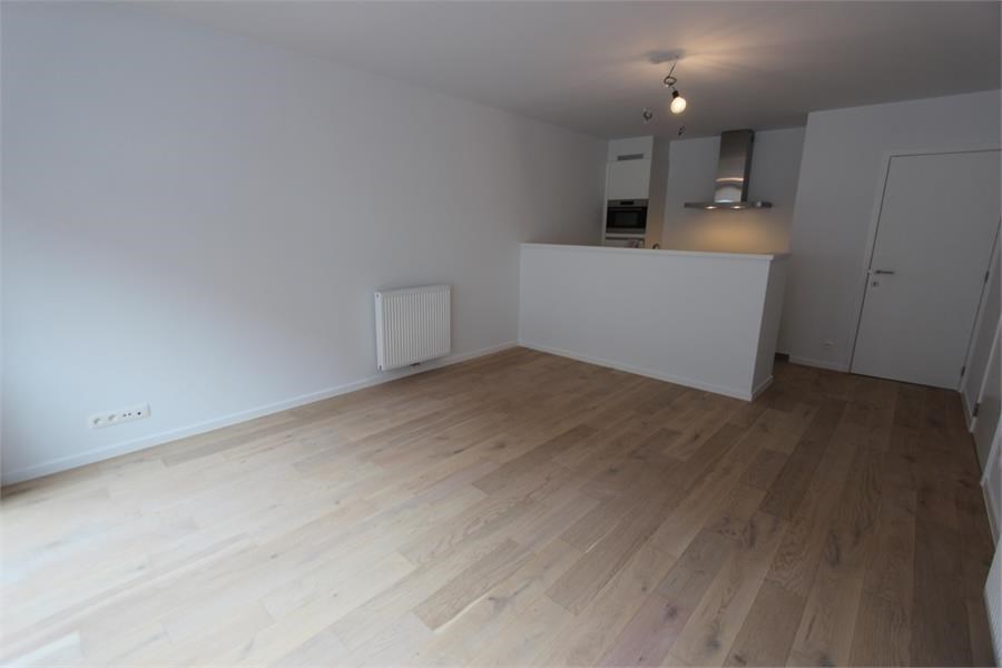 Appartement au rez-de-chauss&#233;e avec 1 chambre et terrasse, &#224; proximit&#233; du centre commercial de Knokke. 